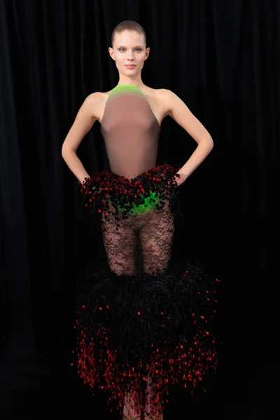 Look 15